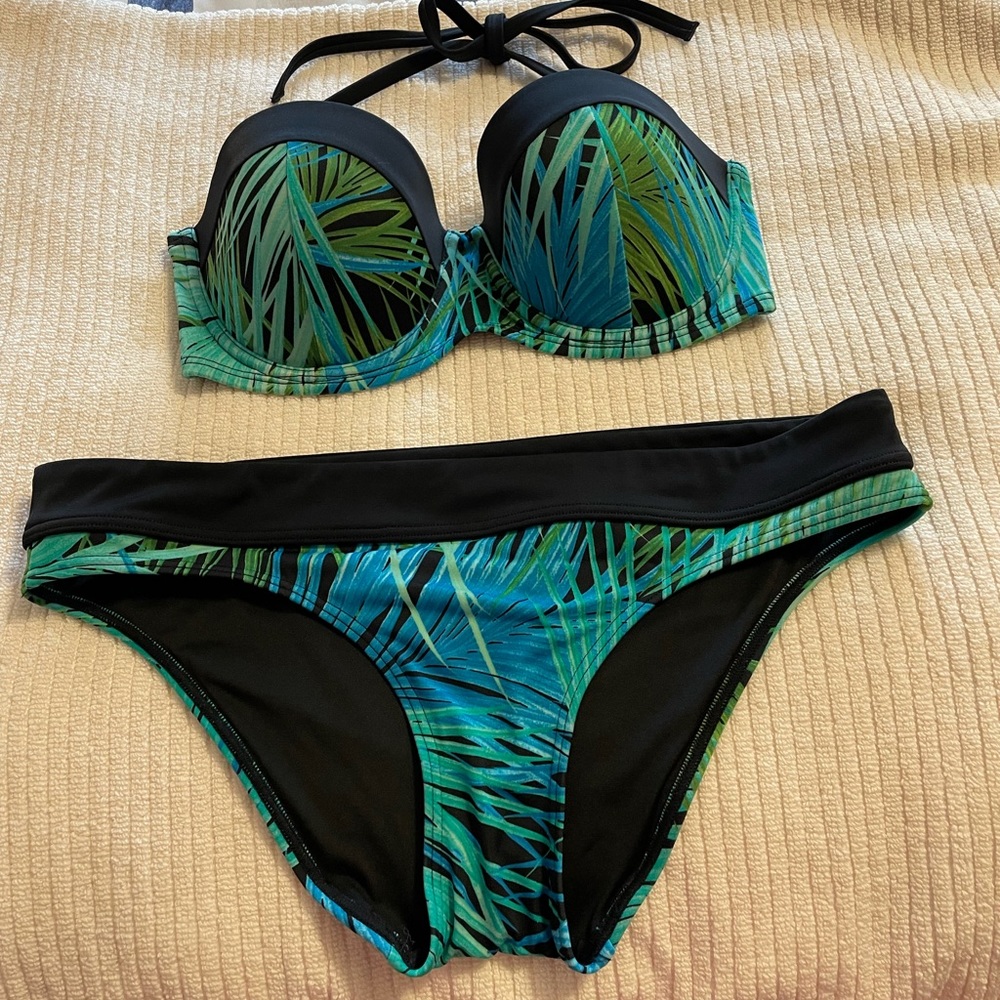 Victoria’s Secret Tropical print bikini